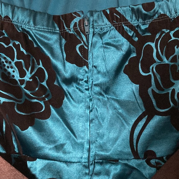 NWT Torrid Sleeveless Rose-Patterned Bow Dress ~ Size 16 ~ Peacock Blue, Black - Picture 3 of 8